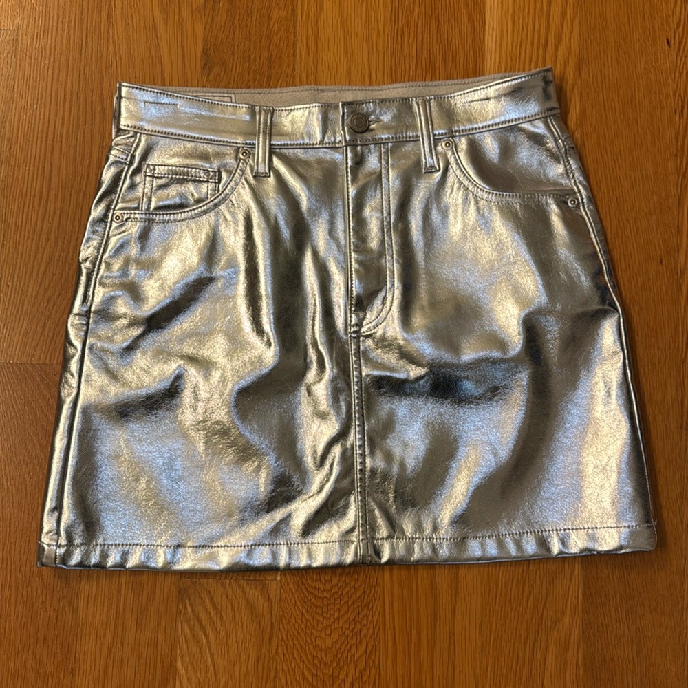 Gap Silver Vegan Mini Skirt, sz 2 - Picture 2 of 8